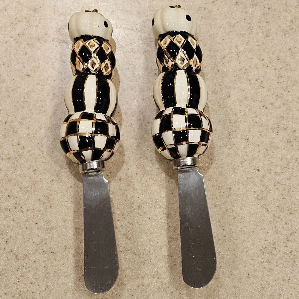 RARE 2 MACKENZIE CHILDS STACKING PUMPKINS FALL CERAMIC SPREADERS CANAPE KNIVES